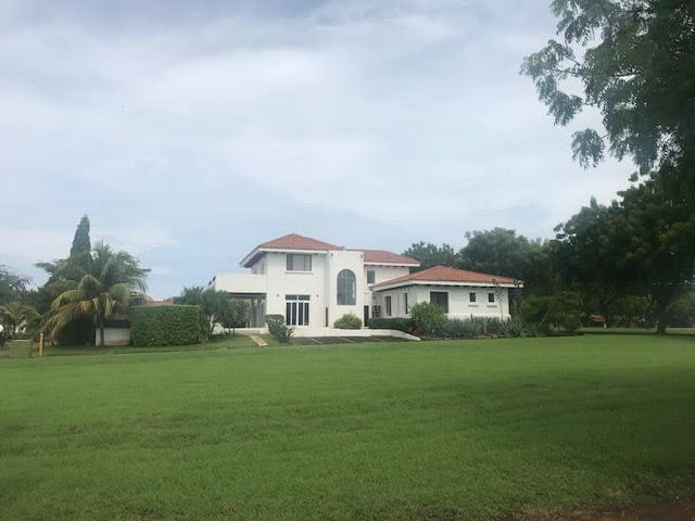 Real estate investment in Managua: Big White House