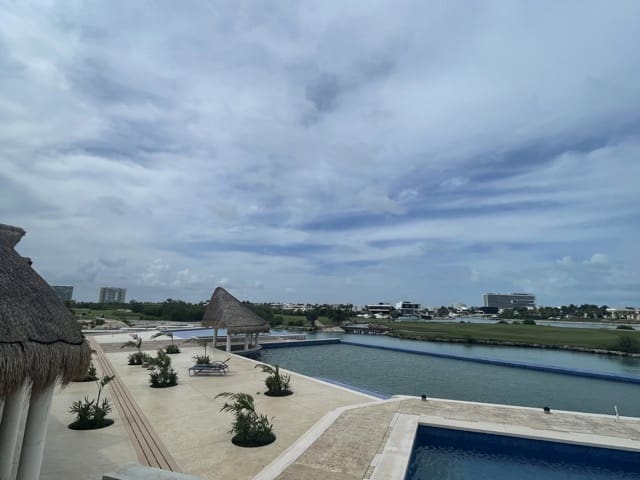 view pool puerto cancun
