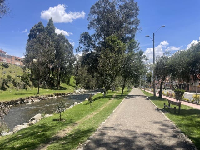 path along river in Cuenca ecuador