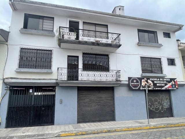 old building in centro of cuenca ecuador with gym