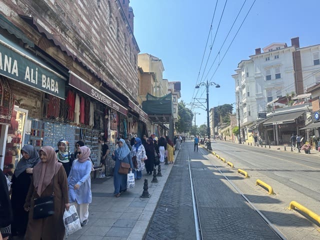 touristy street in Sultanahmet istanbul