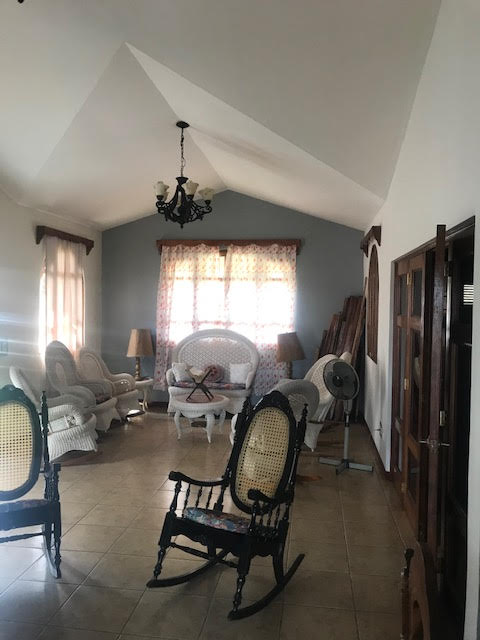 Real estate investment in Managua: Living room with chairs