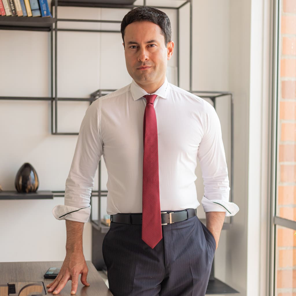 My Colombian attorney Alan can help you open a company in Colombia