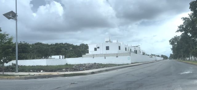 Neighborhood in Playa del Carmen past the highway
