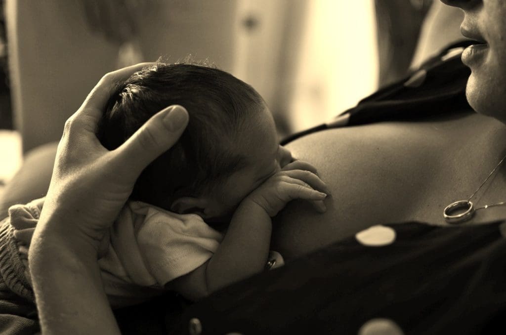 breastfeeding-g7d230baa1_1280 breastfeeding