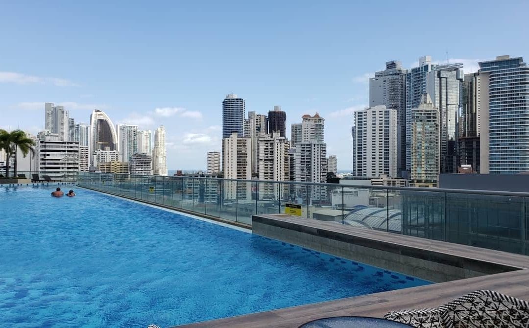 The Pros and Cons of Opening a Bank Account in Panama as a Non-Resident