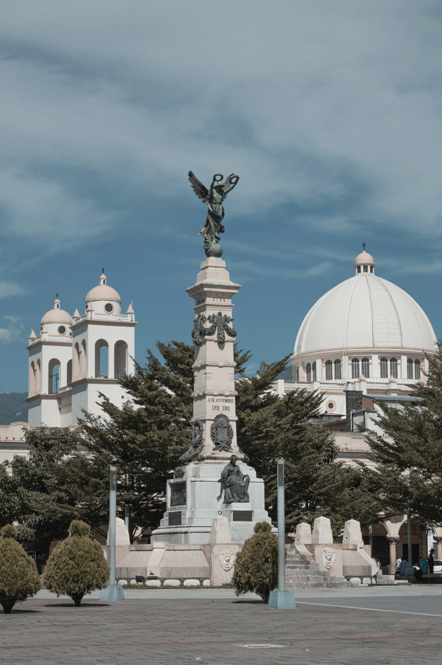 esau-fuentes-gonzalez-L3B_KCP58OQ-unsplash (1)