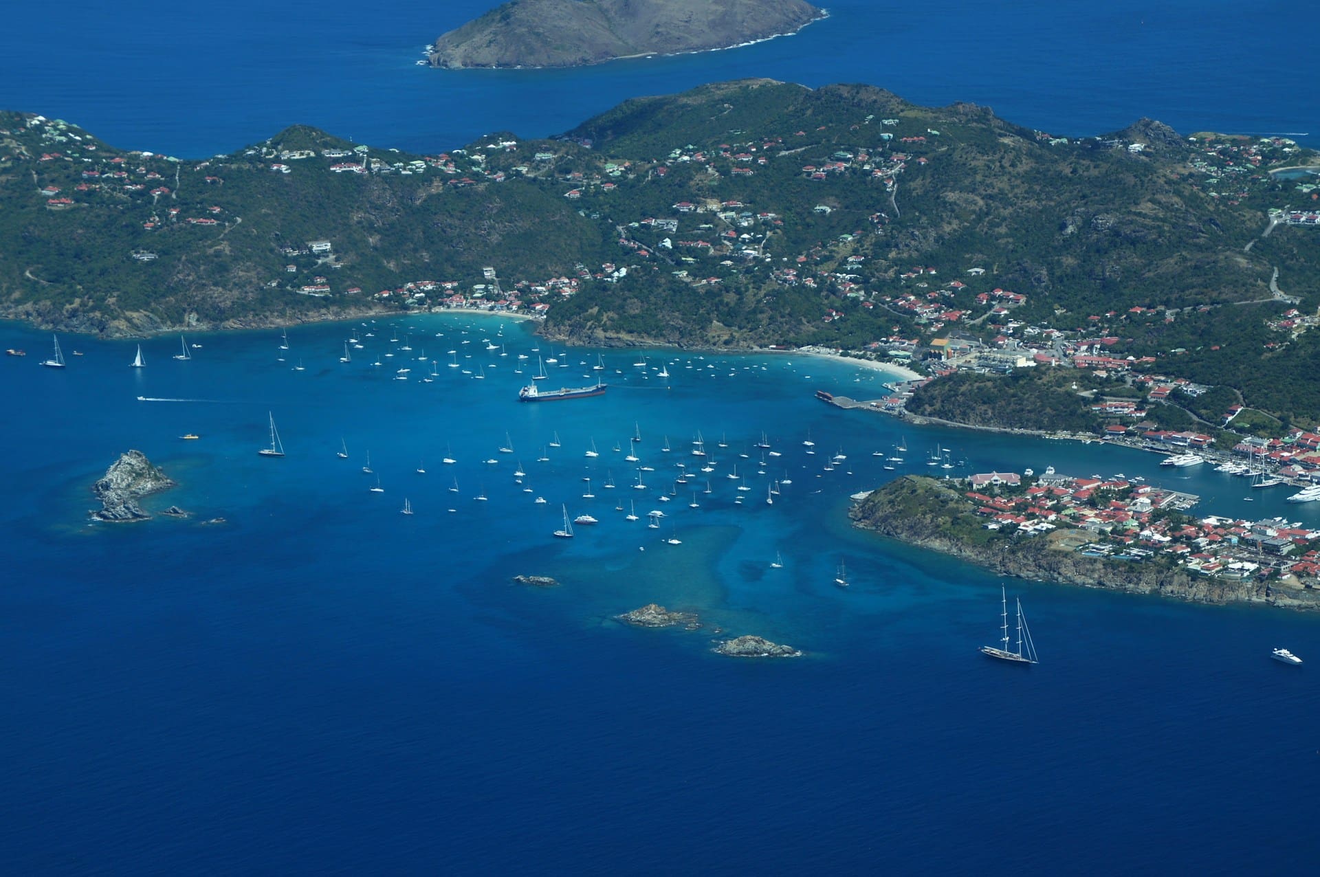 holger-woizick-OWxeIPIKwrY-unsplash (1) St. Kitts and Nevis from above