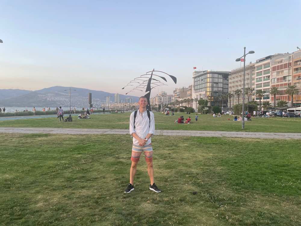 Ladislas enjoying the famous Izmir promenade in search of Izmir real estate